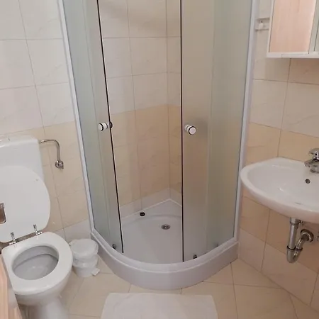 Stiftar Bivanje na kmetiji