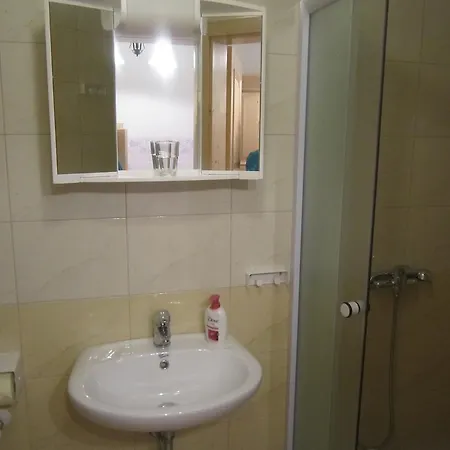 Bivanje na kmetiji Stiftar *