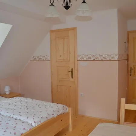 Bivanje na kmetiji Stiftar *